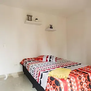 Apartamento Large 3 Bedroom Near Poblado W Free Parking, Medellín